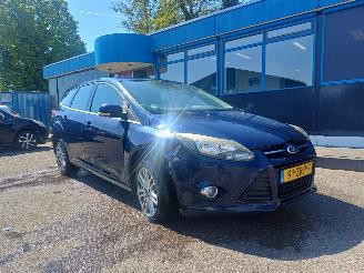 skadebil auto Ford Focus Wagon 1.0 EcoBoost Titanium 2013/1