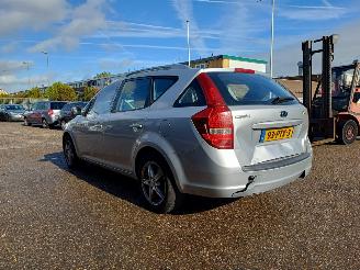 Kia Cee d 1.4 CVVT X-tra picture 3