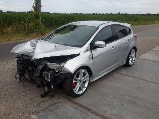 Vrakbiler auto Ford Focus ST 2.0 16v Turbo 2018/4