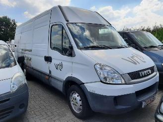 Vrakbiler auto Iveco Daily 3.0 16V 2010/1