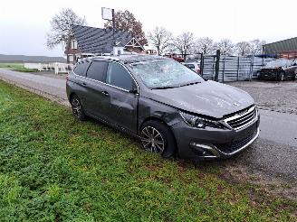 Peugeot 308 1.2 THP picture 2