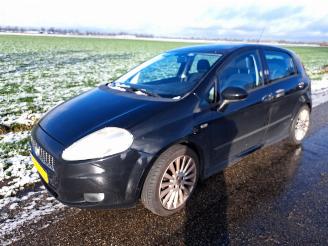 uszkodzony samochody osobowe Fiat Grande Punto 1.4 Turbo 2008/7