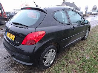 Peugeot 207 1.6 16v VTI picture 4