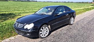 Vrakbiler auto Mercedes CLK 220 CDI 2007/5