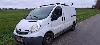 krockskadad bil auto Opel Vivaro 2.0 CDTI 2008/10