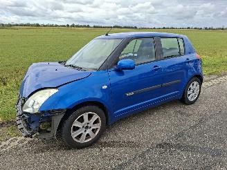 krockskadad bil auto Suzuki Swift 1.3 16v 2009/11