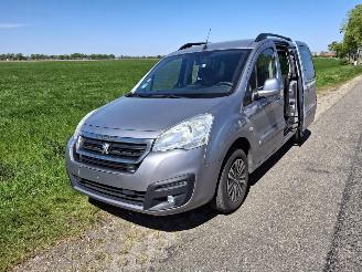 Peugeot Partner Tepee picture 3