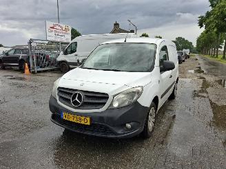 skadebil bedrijf Mercedes Citan 109 CDI 90 2013/4