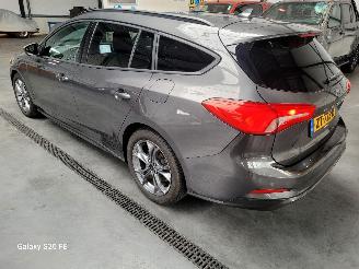 Ford Focus Wagon 1.0 Automaat 92-KW EcoBoost ST-Line picture 2