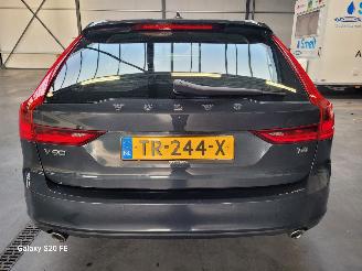 Volvo V-90 2.0 T4 140-KW Automaat Momentum Leder picture 13
