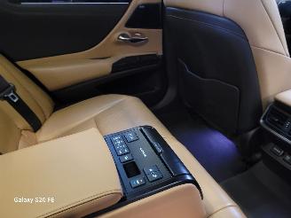 Lexus ES 300h Hybrid 2.5 131-KW Automaat picture 18