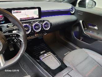 Mercedes A-klasse 180d 85-KW Automaat AMG 5drs Panoramadak picture 19