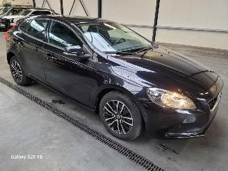 krockskadad bil auto Volvo V-40 2.0 D2 88-KW Automaat 5drs Momentum 2016/12