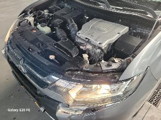 Mitsubishi Outlander 2.0 PHEV 89-KW Automaat 4-WD Executive picture 13