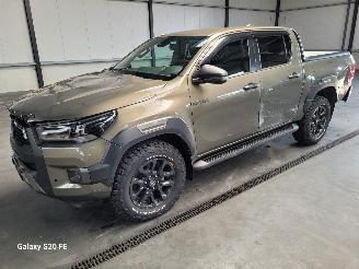 Schadeauto Toyota Hilux 2.8 D-4D 150-KW Automaat 4-WD Invincible Dubbel-Cabine 2022/4