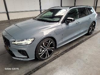 Avarii autoturisme Volvo V-60 2.0 T6 Plug-In-Hybrid Automaat AWD R-DESIGN 2022/3