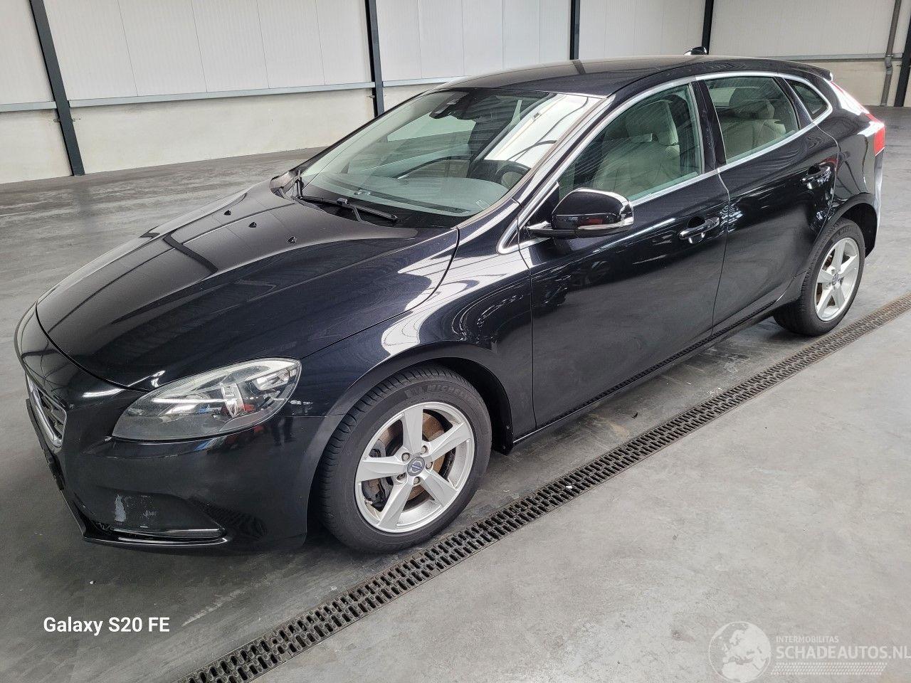 Volvo V-40 2.0 D4 190-PK 6-Bak Summum 5drs