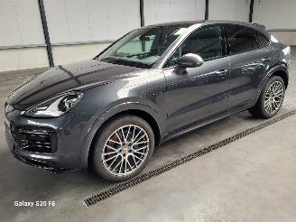 Voiture accidenté Porsche Cayenne Coupe 3.0 e-Hybrid 340-KW Automaat 4-WD Platinum-Edition 2023/1
