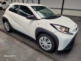 Unfallwagen Toyota Aygo X 1.0 VVT-i 53-KW 5-Bak Play 5drs Airco 2022/7