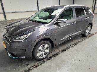 skadebil auto Kia Niro Plug-In-Hybrid 1.6 GDi 77-KW Automaat 2019/2
