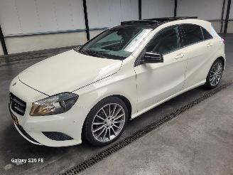 Auto incidentate Mercedes A-klasse 180 90-KW 6-Bak Prestige 5drs Panoramadak 2013/6