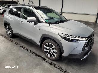 krockskadad bil auto Toyota Corolla Cross Hybrid 2.0 112-KW Automaat AWD Panoramadak 2025/2