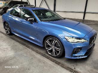 Vaurioauto  passenger cars Volvo S-60 2.0 B4 145-KW Automaat R-DESIGN Panoramadak 2023/3
