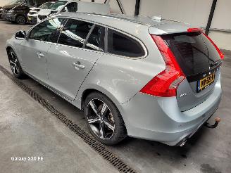 Volvo V-60 1.5 T3 112-KW Automaat R-DESIGN picture 2