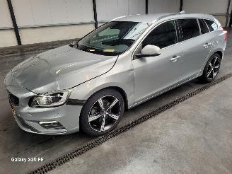 Avarii autoturisme Volvo V-60 1.5 T3 112-KW Automaat R-DESIGN 2017/6