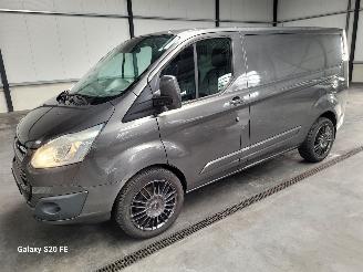 krockskadad bil bedrijf Ford Transit Custom L1H1 2.0 TDCi 96-KW Automaat Bestelwagen 2017/2