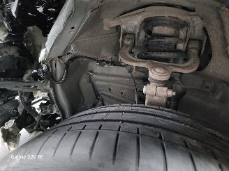 Tesla Model Y Dual Motor 378-KW Automaat AWD picture 13