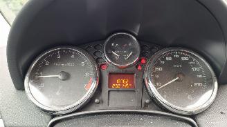 Peugeot 208 16VTi picture 10