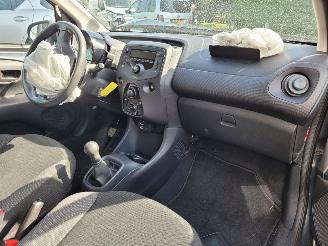 Toyota Aygo 1.0 VVT-i X-Now picture 13