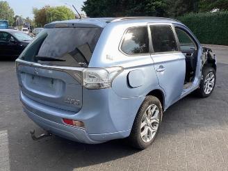 Mitsubishi Outlander Outlander (GF/GG), SUV, 2012 2.0 16V PHEV 4x4 picture 5