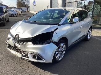 Sloopauto Renault Scenic 1.2 TCe Intens 2017/9