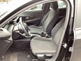 Peugeot 208 1.2 Pure Tech Active picture 10