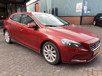 Volvo V-40 1.6 D2 Summum picture 3