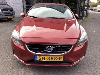 Volvo V-40 1.6 D2 Summum picture 2