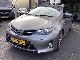 Schadeauto Toyota Auris 1.8 Touring Hybride 2013/10