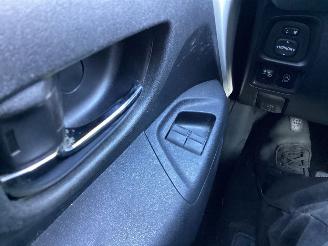 Peugeot 108  picture 12