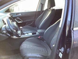 Peugeot 308 Pure Tech active picture 10