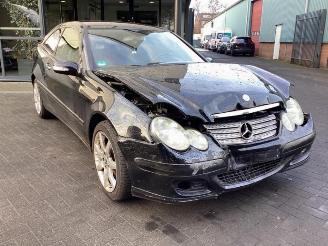 Mercedes C-klasse C Sportcoupe (C203), Hatchback, 2000 / 2008 1.8 C-200K 16V picture 3
