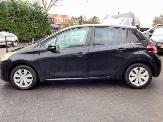 Peugeot 208 1.0 Vti picture 8