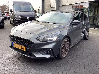 Vaurioauto  passenger cars Ford Focus 1.0 Ecoboost ST Line Business 2019/9