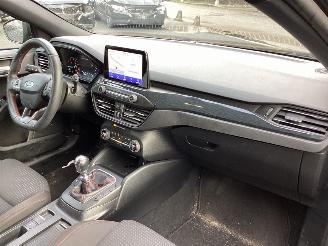 Ford Focus 1.0 Ecoboost ST Line Business picture 10