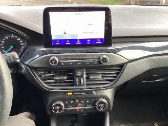 Ford Focus 1.0 Ecoboost ST Line Business picture 14