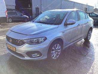 Damaged car Fiat Tipo 1.4 16V 2018/3