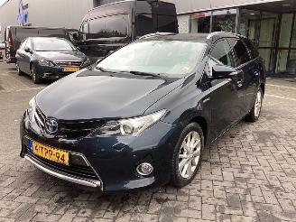 Vaurioauto  passenger cars Toyota Auris 1.8 Hybrid Lease+ 2014/5