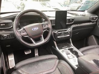 Ford Explorer  picture 9