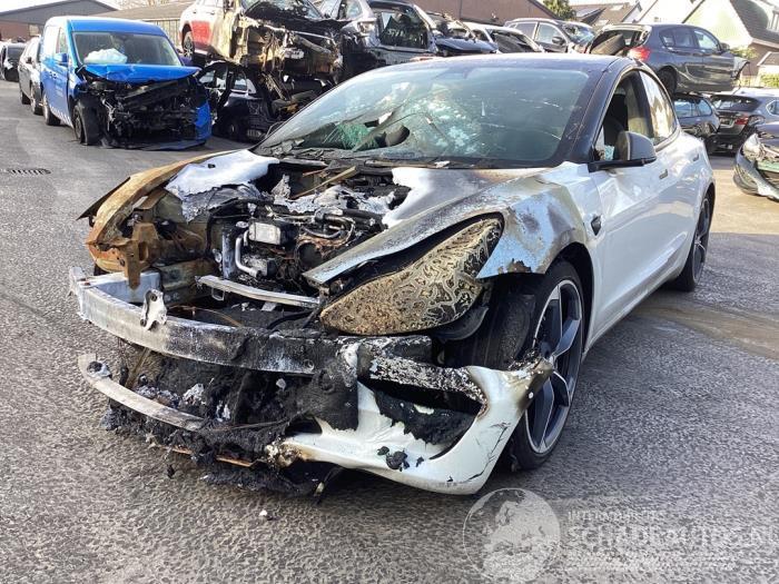 Tesla Model 3 Model 3, Sedan, 2017 Standard RWD Plus 60 kWh
